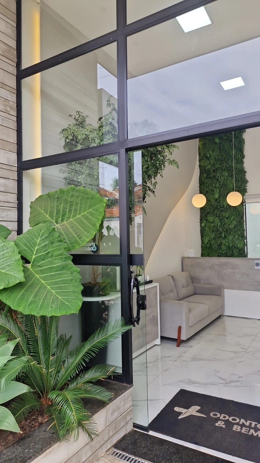 Consultório do Dr. Mateus, ambiente moderno e acolhedor
